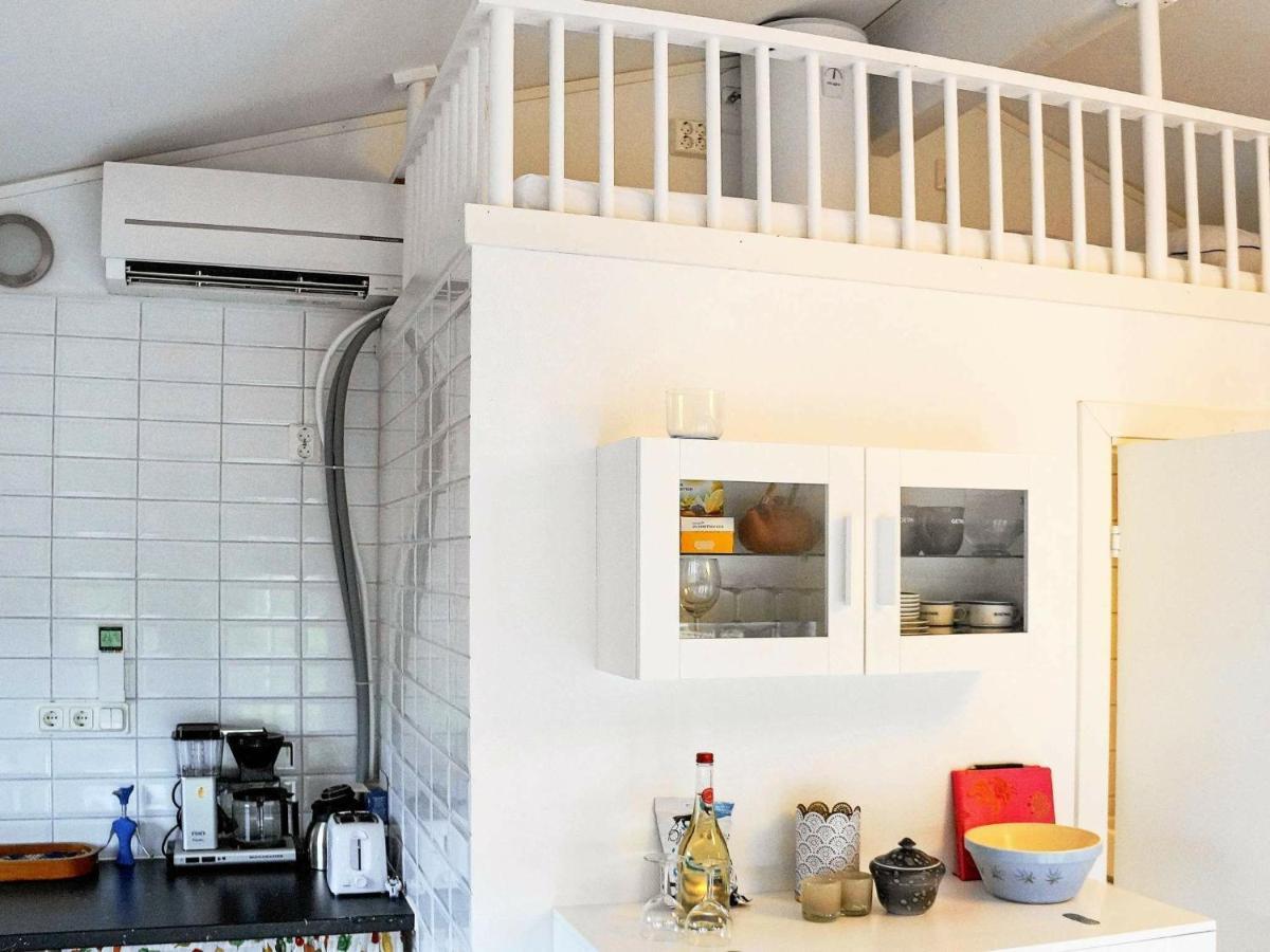 4 Person Holiday Home In Sk Rhamn Skärhamn Habitación foto